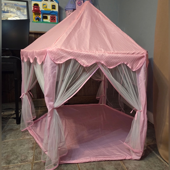 Pink Polka Dot Princess Indoor Castle Play Tent Mesh Panels Fort - Picture 2 of 4